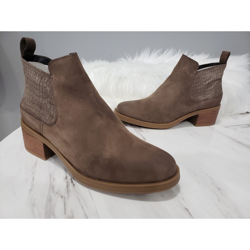 NEW NO BOX 9 Clarks Women Memi Zip Boots Taupe Nubuck boots booties block heel